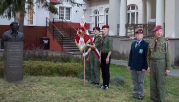 Honorowa Złota Odznaka Związku Spadochroniarzy Polskich w Londynie .