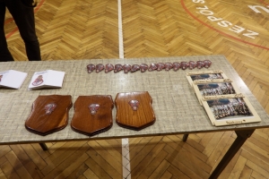 1 (99)