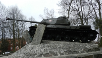 Tablica informacyjna- czołg IS 2 w Lęborku