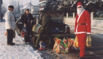 Zostań Świętym Mikołajem grudzień 2002