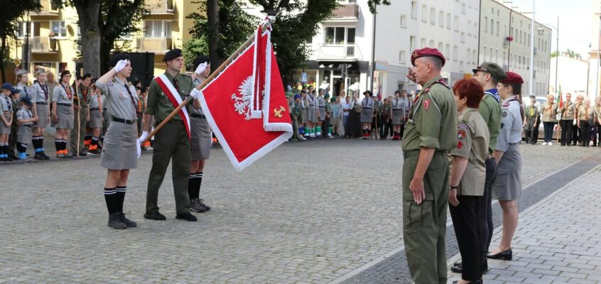 Nowy sztandar dla Hufca ZHP Lębork